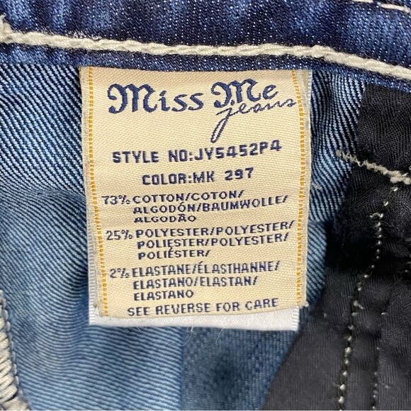 Miss Me Women's Cuffed Capri Thick Stitch Embellished Stretch Jeans  | Size: 29 - Picture 14 of 15